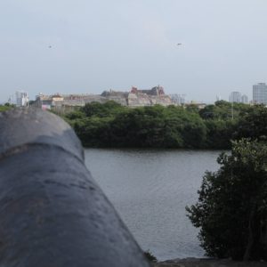 El castillo de San Felipe visto desde la cima de la muralla