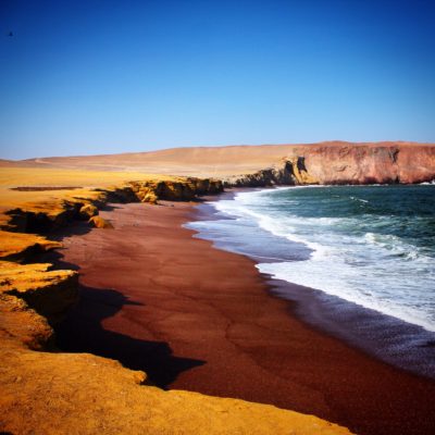 La playa roja nos pareció una de las más bonitas del parque por su contraste de colores