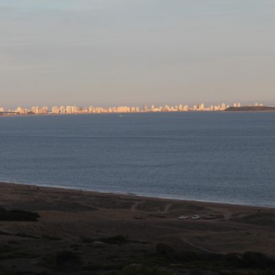 Punta del Este vista desde Punta Ballena, con sus torres residenciales