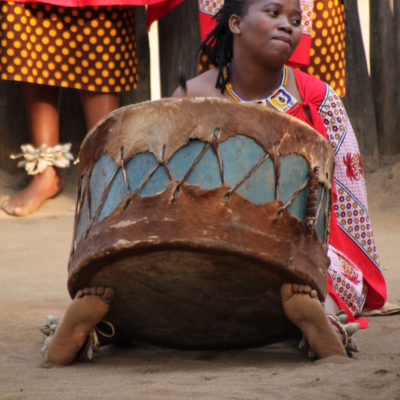 La percusión es la música principal de los bailes folclóricos de Swazilandia