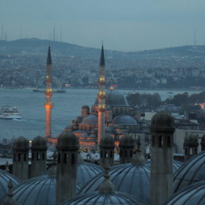 Vistas del Bósforo y la Nueva Mezquita