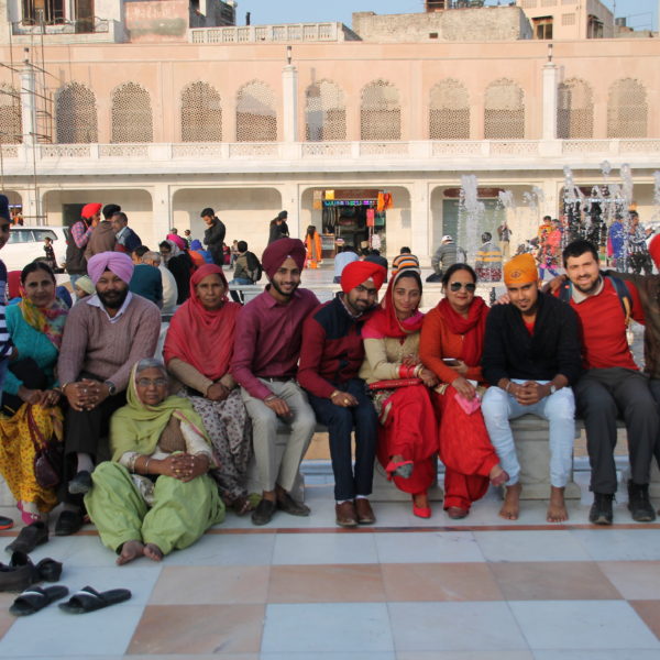 La majísima familia sikh que nos saludó