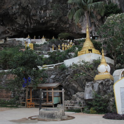 La cueva Ya Thay Pyan está lleno de buddhas desde la entrada hasta su interior