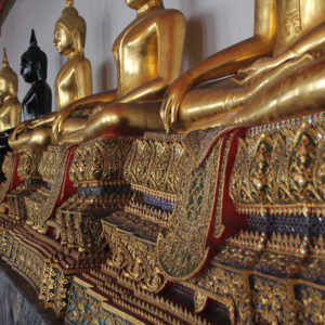 Los buddhas nunca falta y estos muy decorados