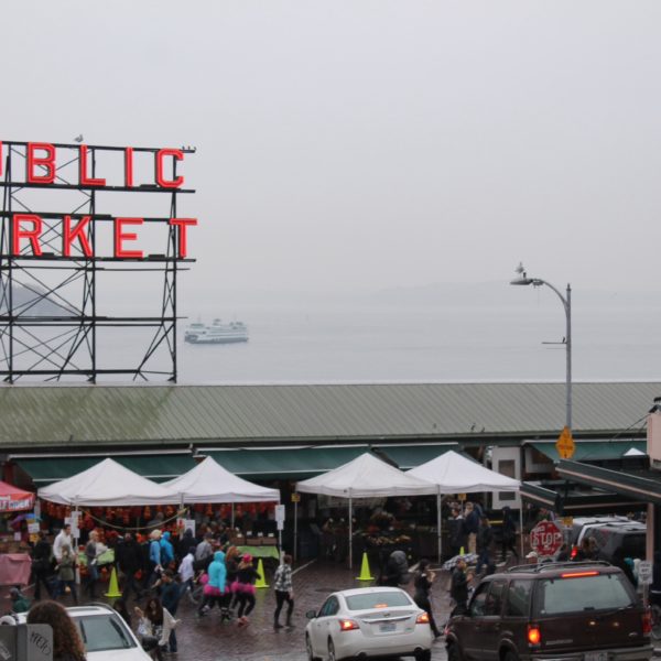 El abarrotado y lleno de sorpresas Pike Place Market