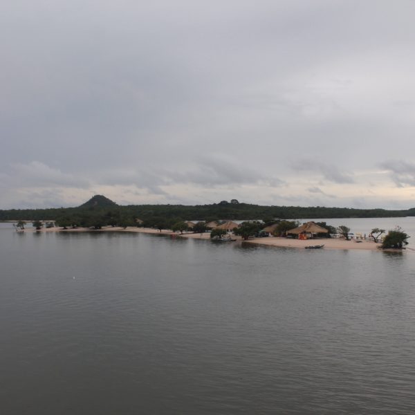 Dependiendo de la altura del agua en el río, la Ilha do Amor cambia totalmente de aspecto