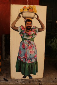 Mujer barbuda fruta