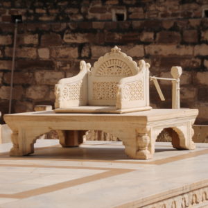 El trono donde se invistió al último maharaja