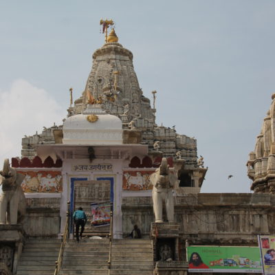 El gran templo jainista de Udaipur