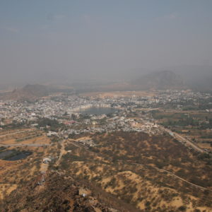 Vistas de Pushkar desde el templo en la colina