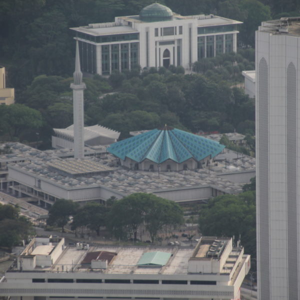 La bonita Masjid Negara vista desde la torre