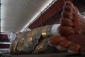 Buddha reclinado