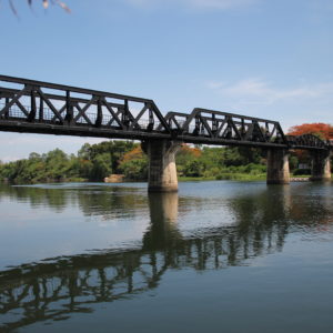 El puente sobre el río Kwae está muy cuidado