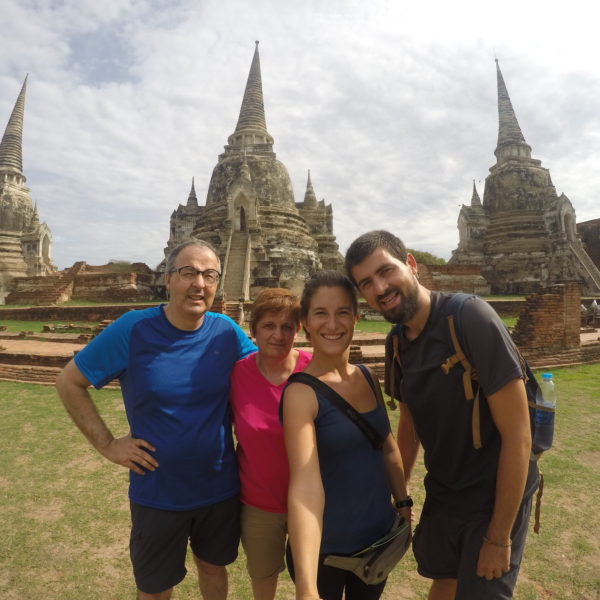 Son inconfundibles el Wat Phra Si Saphet y sus tres estupas
