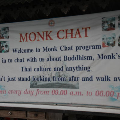 Nos enteramos tarde, pero nos pareció muy interesante esta propuesta de charlar con los monjes