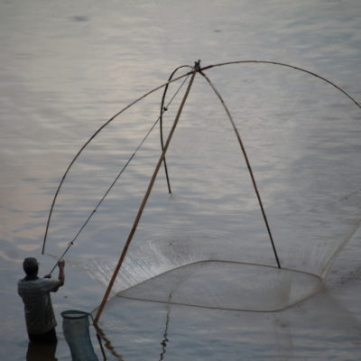 ¿Habíais visto la técnica de este pescador alguna vez?