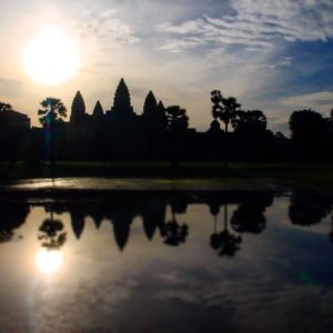 El reflejo de Angkor Wat en los pequeños lagos de enfrente es probablemente lo que más se busque para las fotos