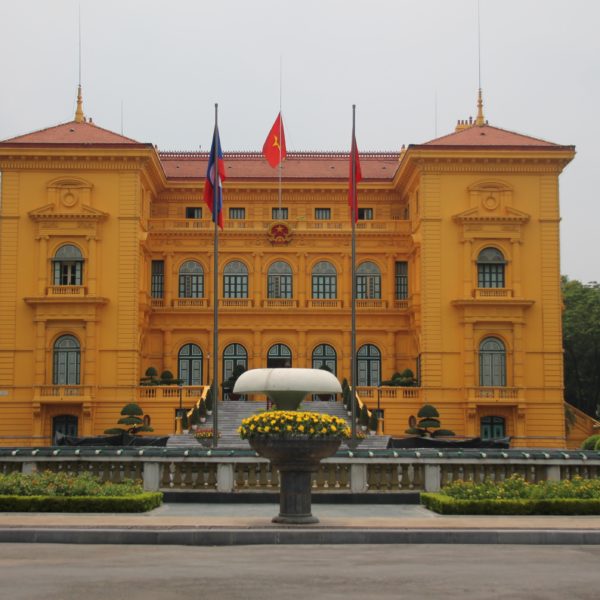 El palacio presidencial donde vivió al inicio Ho Chi Minh