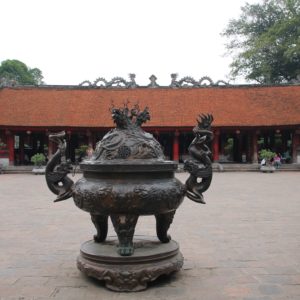 El recinto cuenta con varios templos y patios no muy recargados