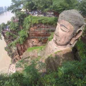 Se mire por donde se mire, el buddha de Le Shan es impresionante